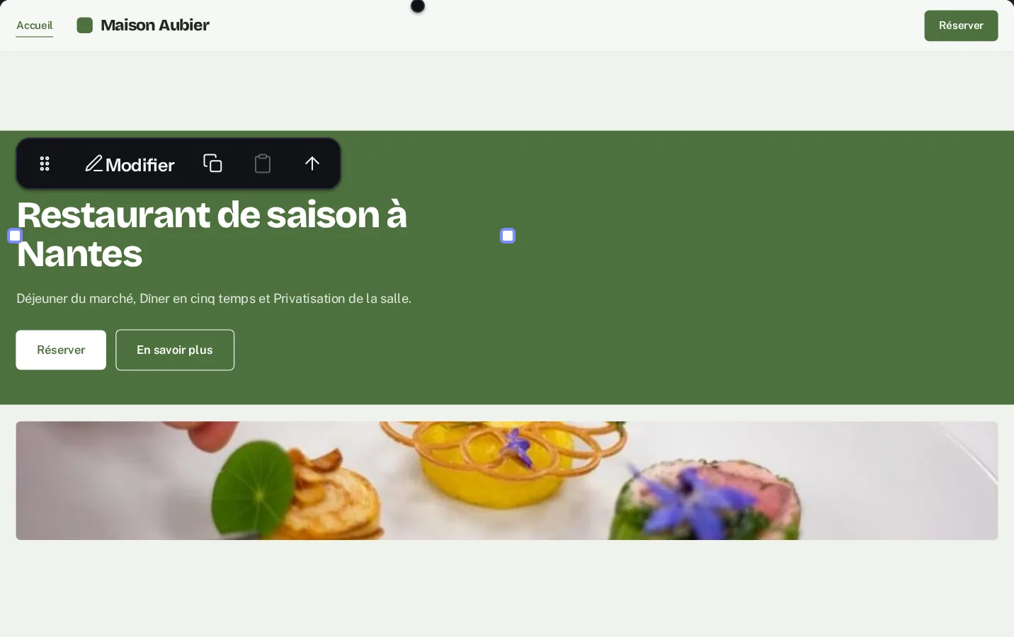 Un titre sélectionné sur le canevas, avec sa barre d'outils.